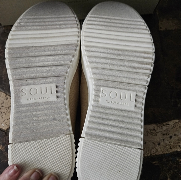 SOUL Turner Slip On Sneaker Beige Croco Faux Leather Sz 7.5 M NWT - Picture 7 of 9